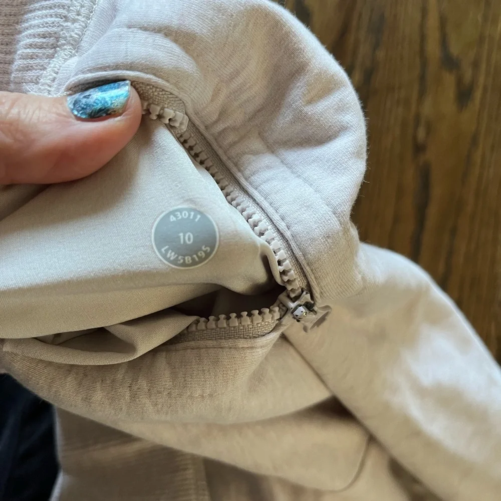 Lululemon Rejuvenate Sweat Pant size 10 in Dune zip pockets